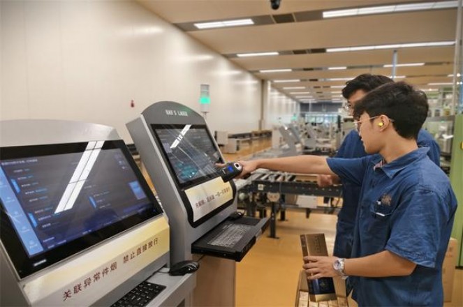 万宝路(硬红超越阿尔及利亚版)一手货源，万宝路(硬红超越阿尔及利亚版)价格查询