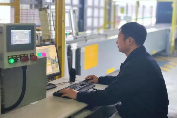 万宝路(樱花双爆珠港免版)多少钱一包2025？万宝路(樱花双爆珠港免版)图片及价格查询