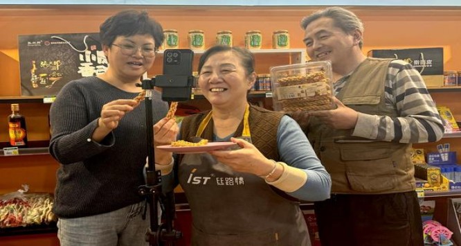 万宝路(硬红越南签名版)厂家直销，万宝路(硬红越南签名版)多少钱一盒？