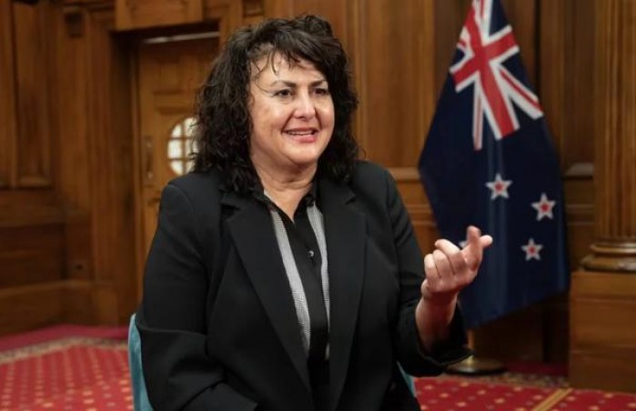 好彩(2004德国版 白肋烟 红色 全味)总仓批发，好彩(2004德国版 白肋烟 红色 全味)多少钱一盒？