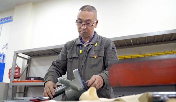 梅花王(硬红)多少钱一包？梅花王(硬红)香烟价格表2025 