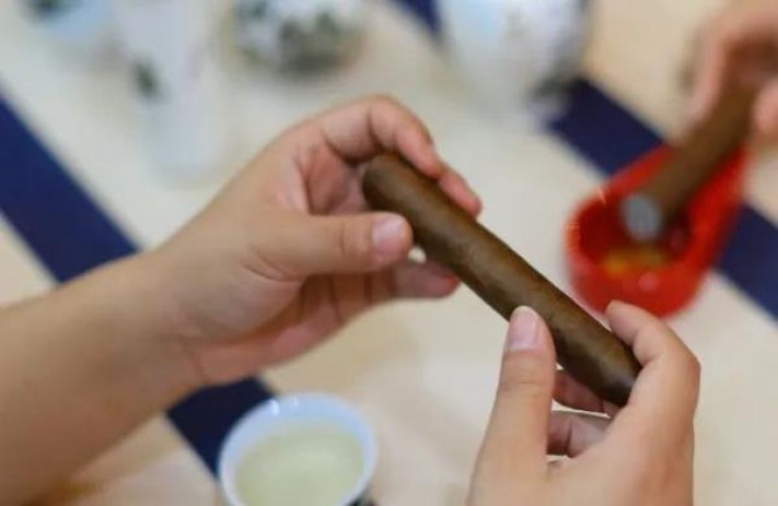 骆驼草莓奶油瑞士版多少钱一包？骆驼草莓奶油瑞士版多少钱一盒？