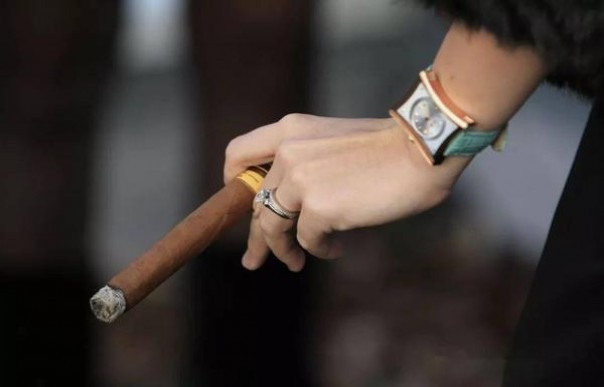 金色海滩软全味 精选烟草多少钱一盒？金色海滩软全味 精选烟草价格查询 