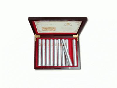 王冠(全叶卷10支.铝管)多少钱一包2025？王冠(全叶卷10支.铝管)多少钱一盒？