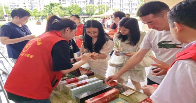 热点讨论！福建云霄中华烟多少钱一条“豆蔻年华”